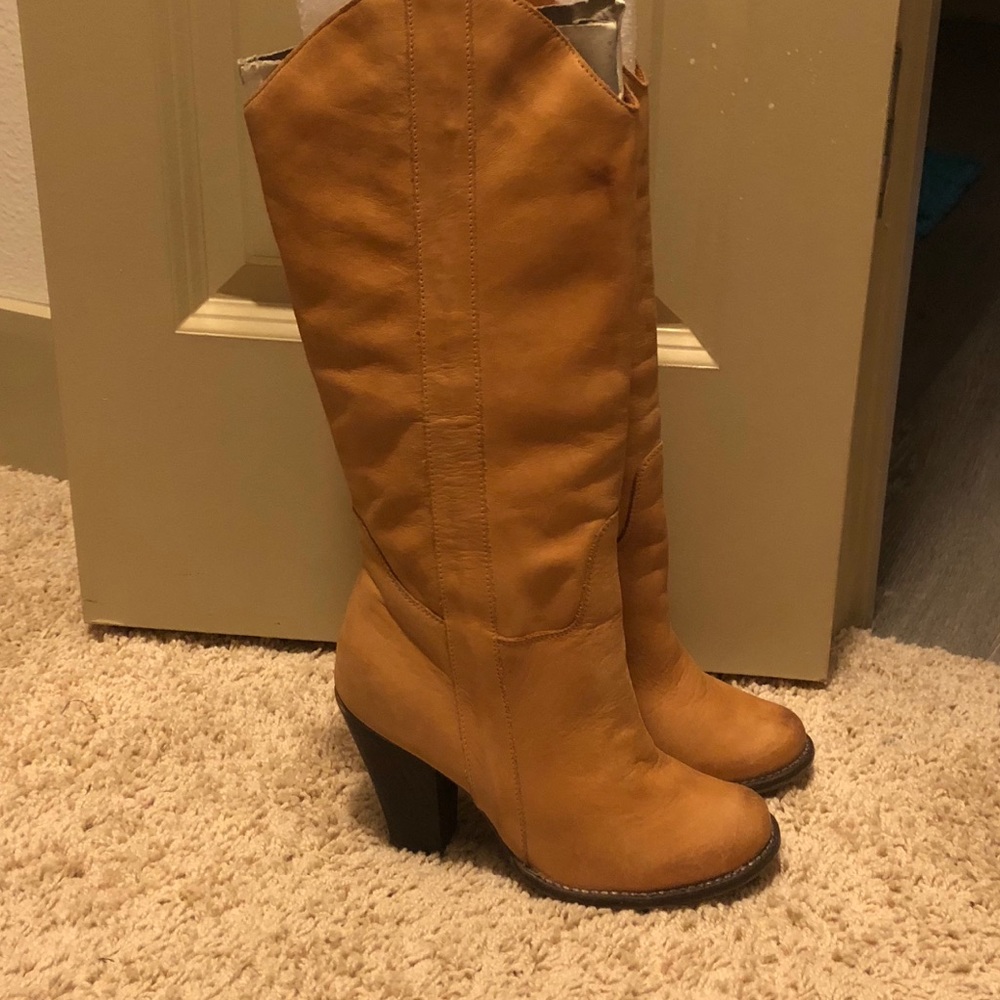 MIA boots
